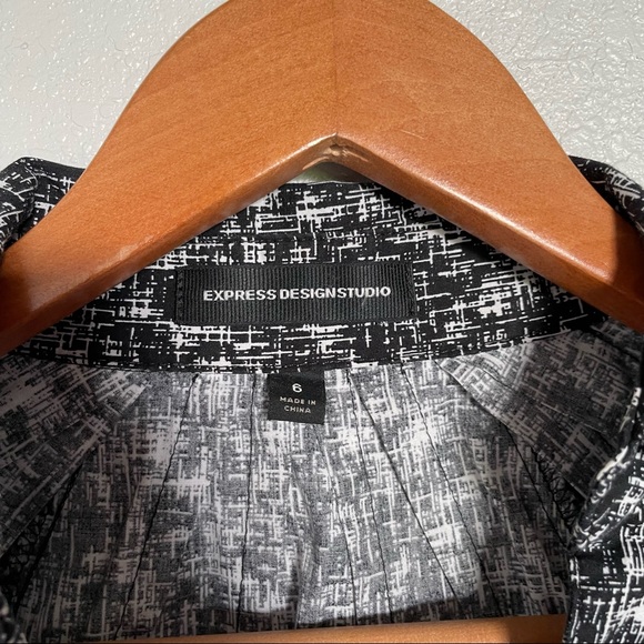 Express Design Studio Black White 3/4 Sleeve Cotton Blend Button Dress  - Size 6 - Picture 3 of 6